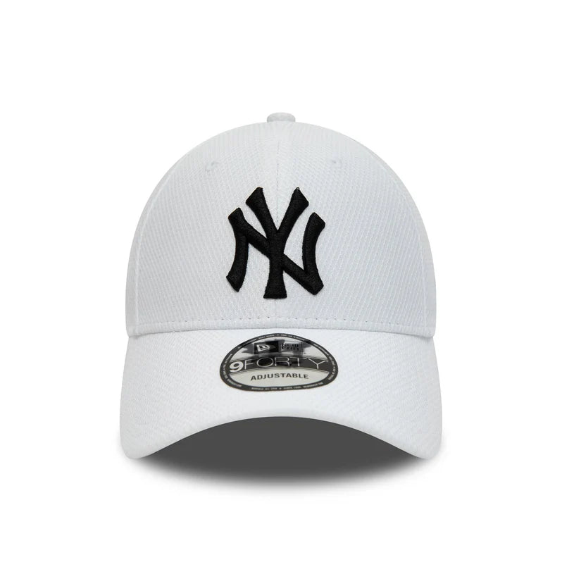 NEW ERA New York Yankees Diamond Era Essential White 9FORTY Adjustable Cap
