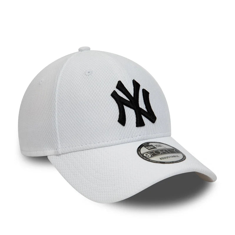 NEW ERA New York Yankees Diamond Era Essential White 9FORTY Adjustable Cap
