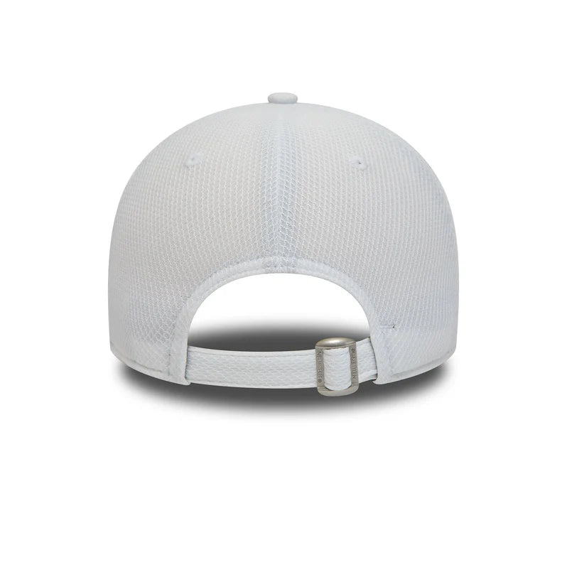 NEW ERA New York Yankees Diamond Era Essential White 9FORTY Adjustable Cap