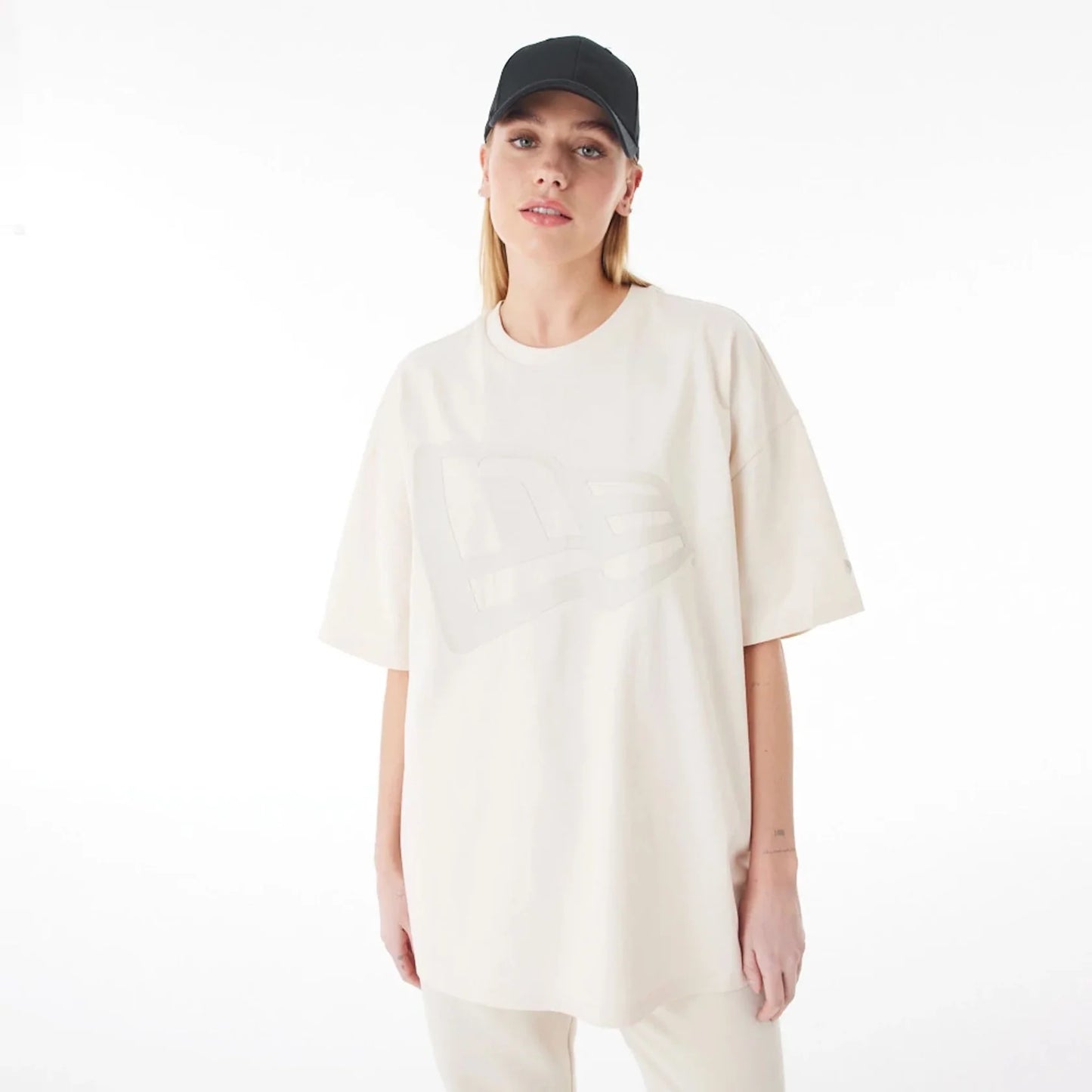 NEW ERA Flag Cream Oversized T-Shirt