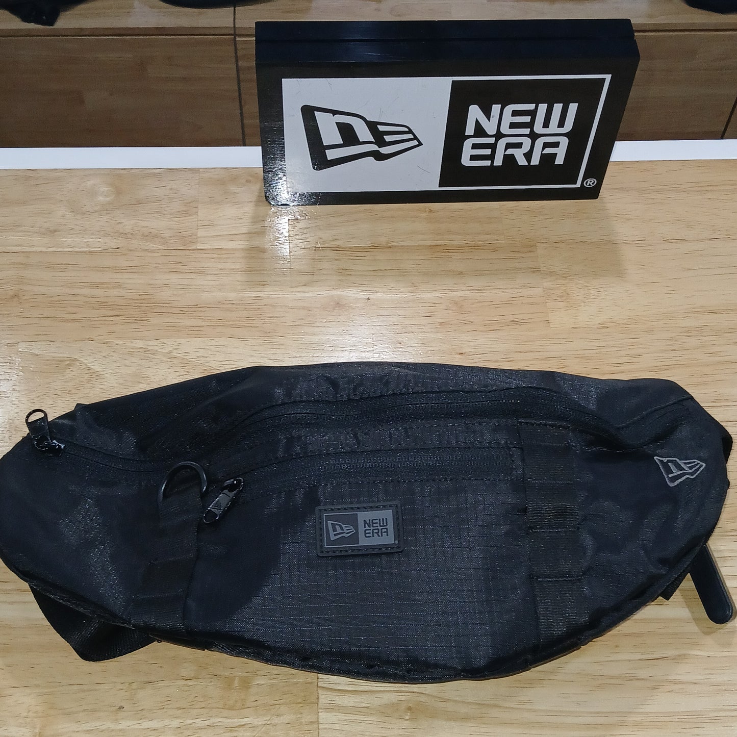 NEW ERA New York Yankees Black Waist Bag Light