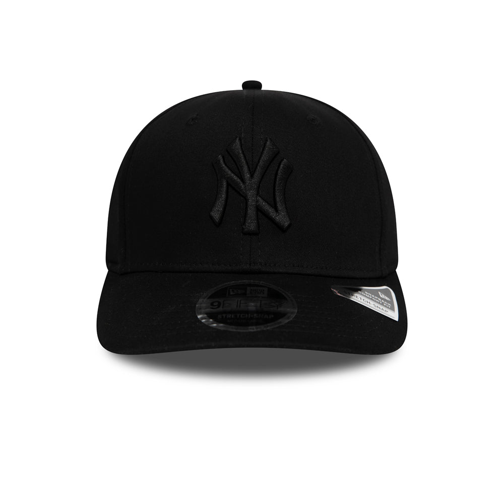 NEW ERA New York Yankees Tonal Black 9FIFTY Stretch Snap Cap