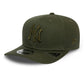 NEW ERA New York Yankees Essential Green 9FIFTY Stretch Snap Cap