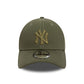 NEW ERA New York Yankees MLB Outline Green 39THIRTY Stretch Fit Cap