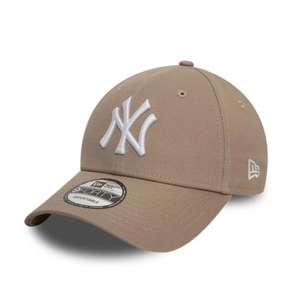NEW ERA New York Yankees League Essential Pastel Brown 9FORTY Adjustable Cap