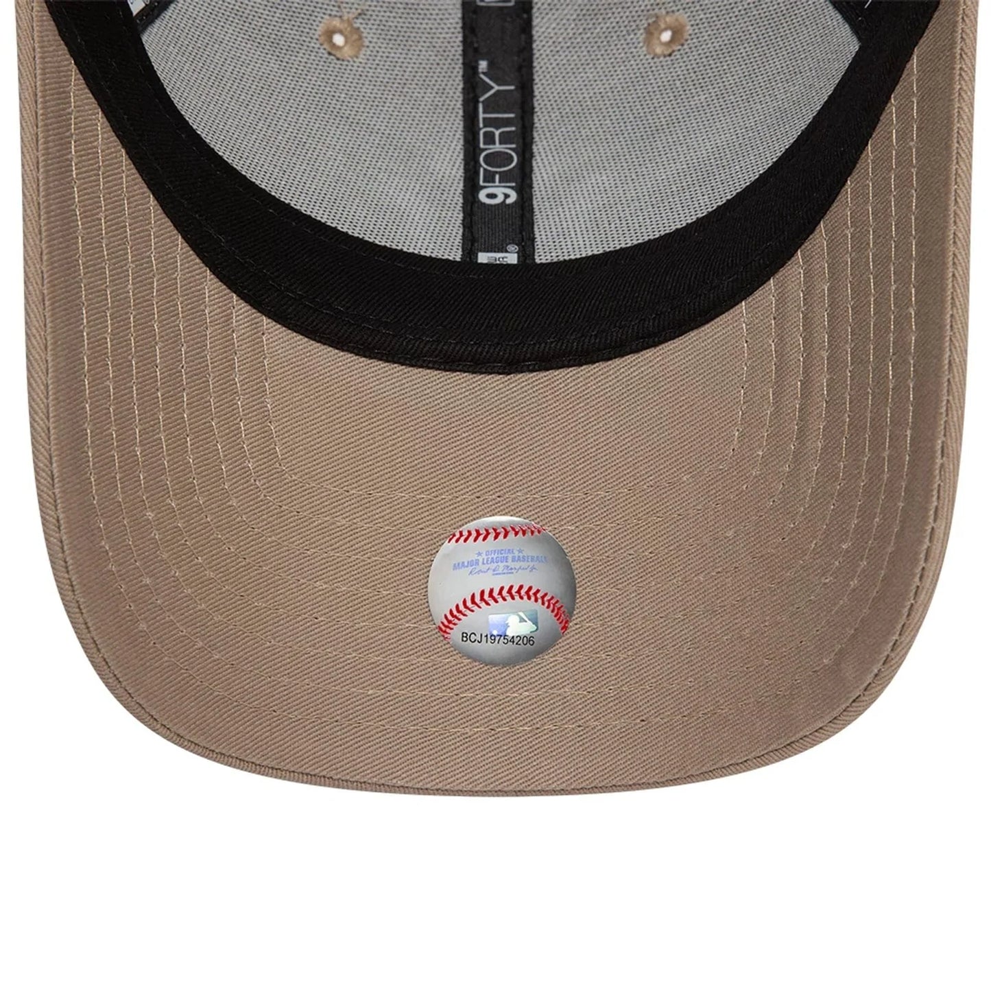 NEW ERA New York Yankees League Essential Pastel Brown 9FORTY Adjustable Cap
