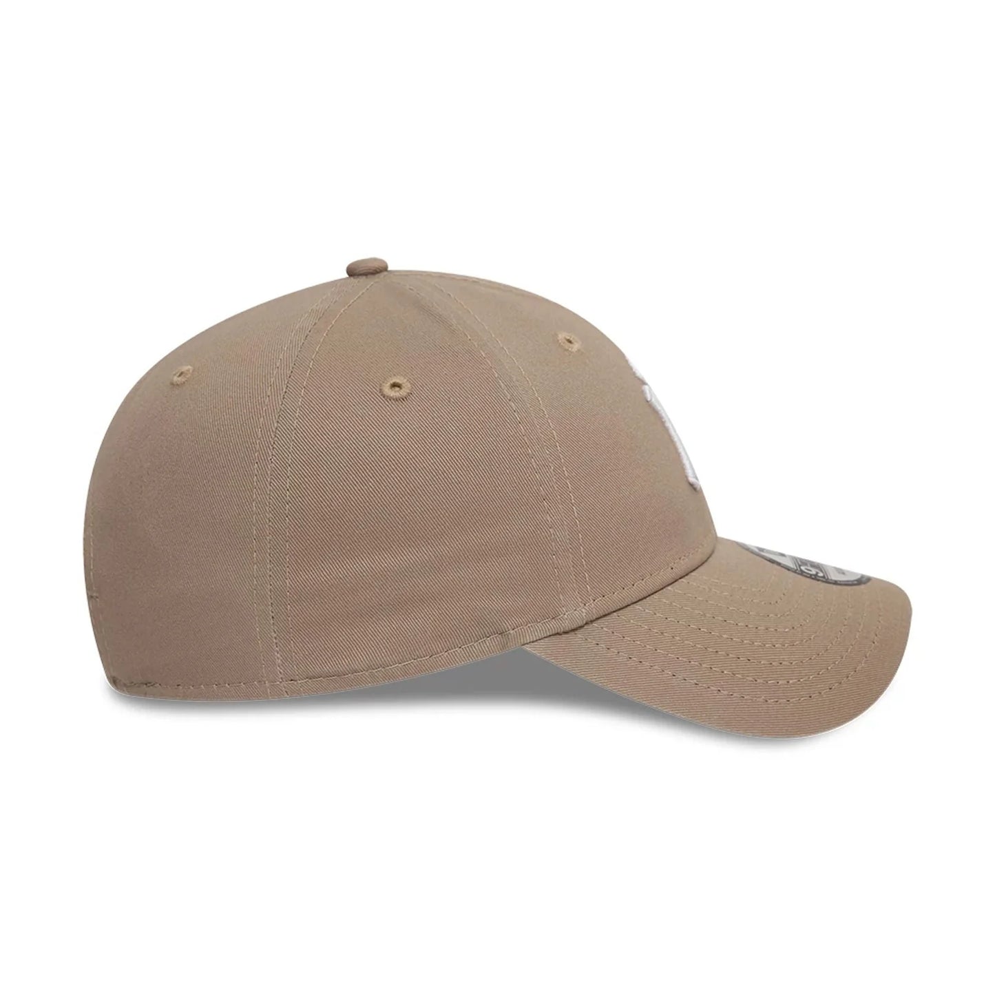 NEW ERA New York Yankees League Essential Pastel Brown 9FORTY Adjustable Cap