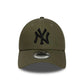 NEW ERA New York Yankees MLB League Essential Green 9FORTY Cap