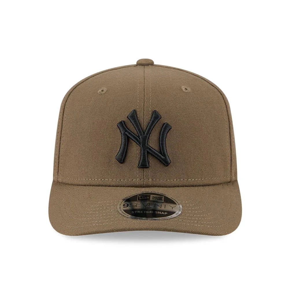 NEW ERA New York Yankees MLB Brown 9SEVENTY Stretch Snap Adjustable Cap