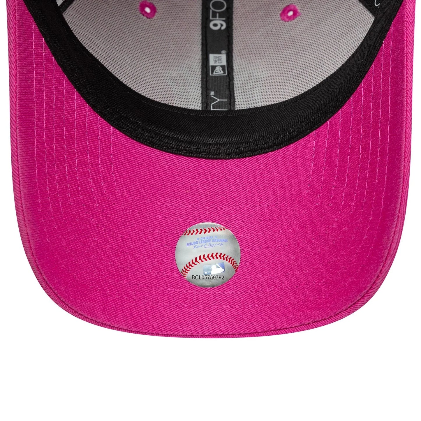 New Era New York Yankees MLB Team Outline Bright Pink 9FORTY Adjustable Cap
