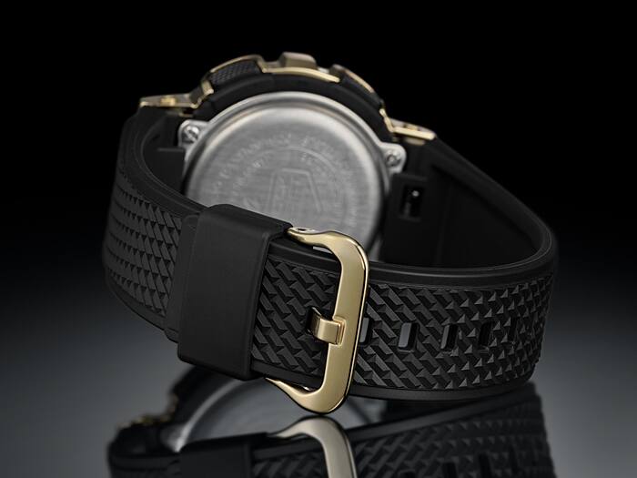 CASIO G-SHOCK GM-110 SERIES GM-110G-1A9ER