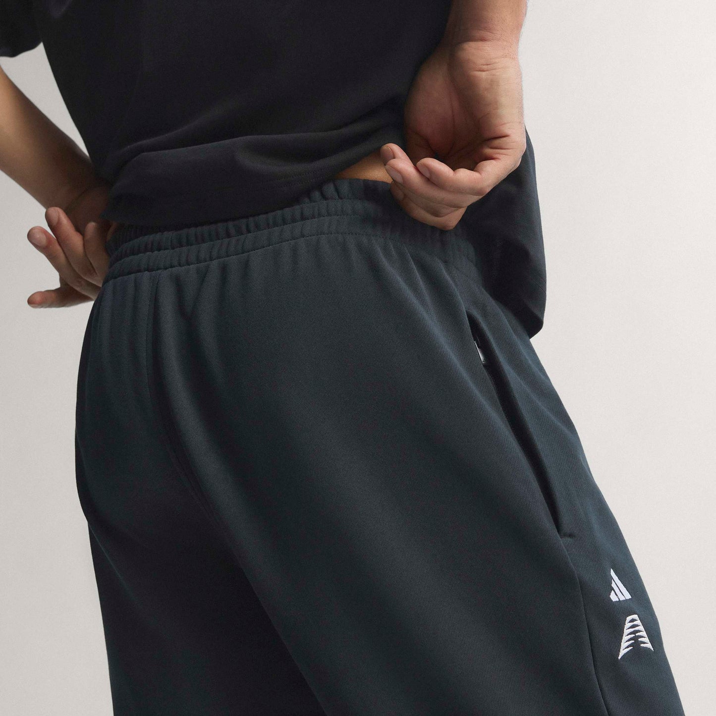 ADIDAS ANTHONY EDWARDS FOUNDATION SWEATPANT