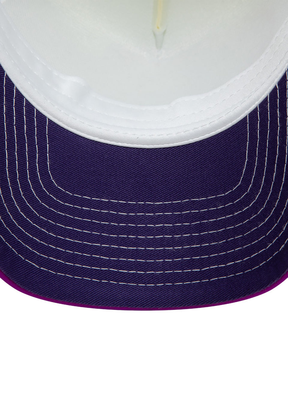 NEW ERA NE Graphic Trucker Adjustable Cap STAND TALL Beige Lila