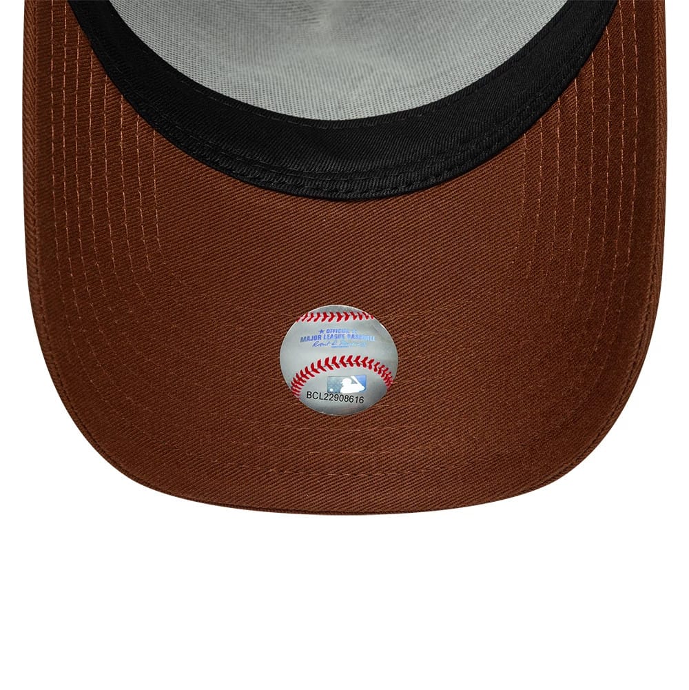 NEW ERA New York Yankees MLB Outline Brown 9FORTY E-Frame Trucker Adjustable Cap