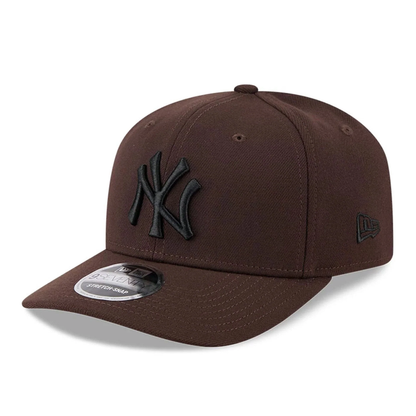 NEW ERA New York Yankees MLB Dark Brown 9SEVENTY Stretch Snap Adjustable Cap