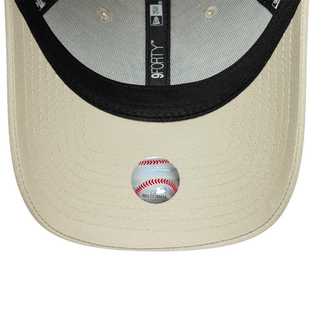 NEW ERA New York Yankees MLB League Essential Cream 9FORTY Adjustable Cap
