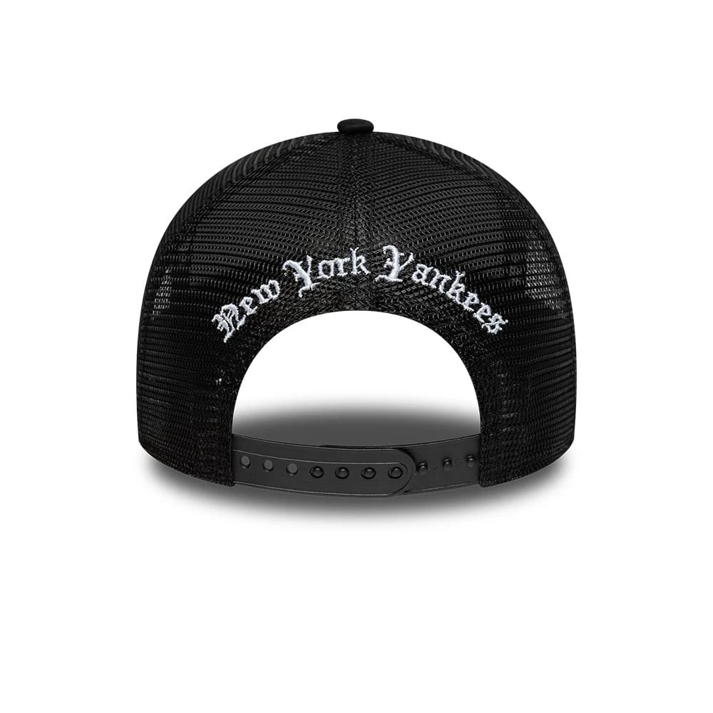 NEW ERA New York Yankees MLB Script Black 9FORTY A-Frame Trucker Adjustable Cap