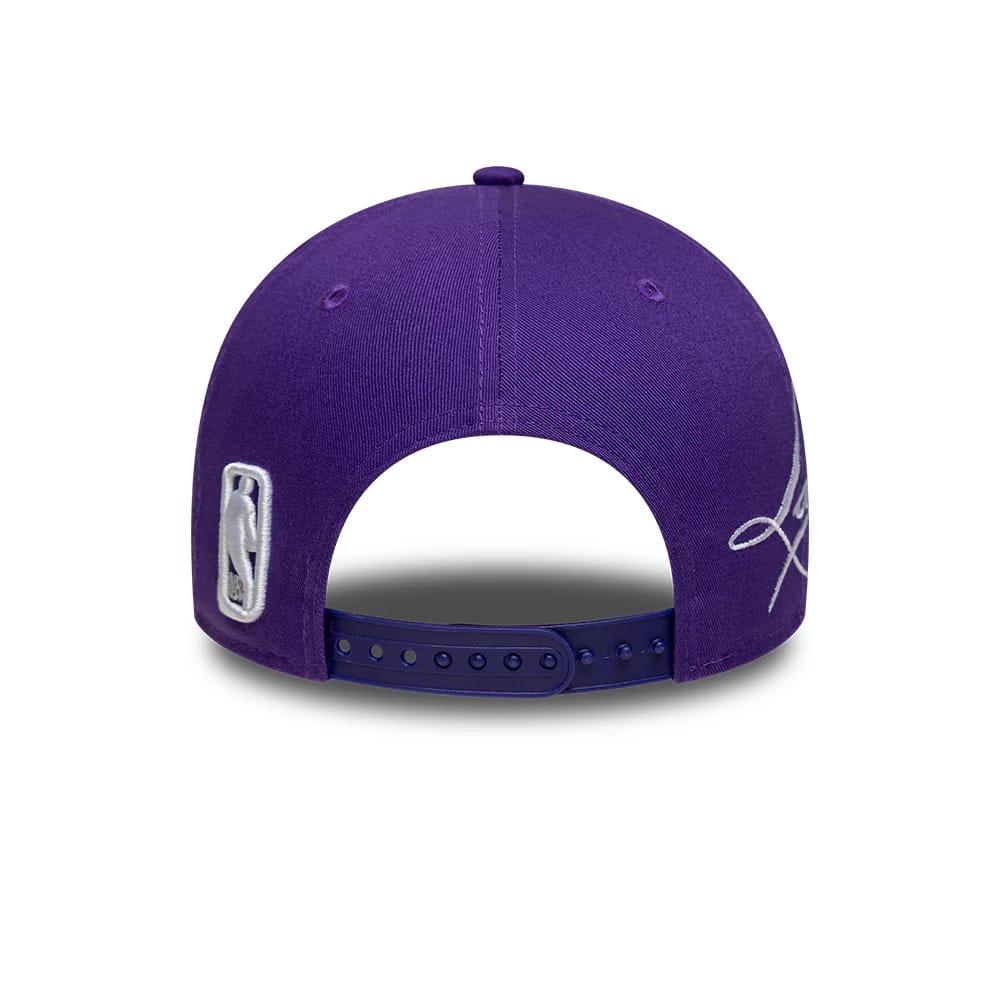 NEW ERA LA Lakers NBA Side Script Purple 9FORTY M-Crown Adjustable Cap